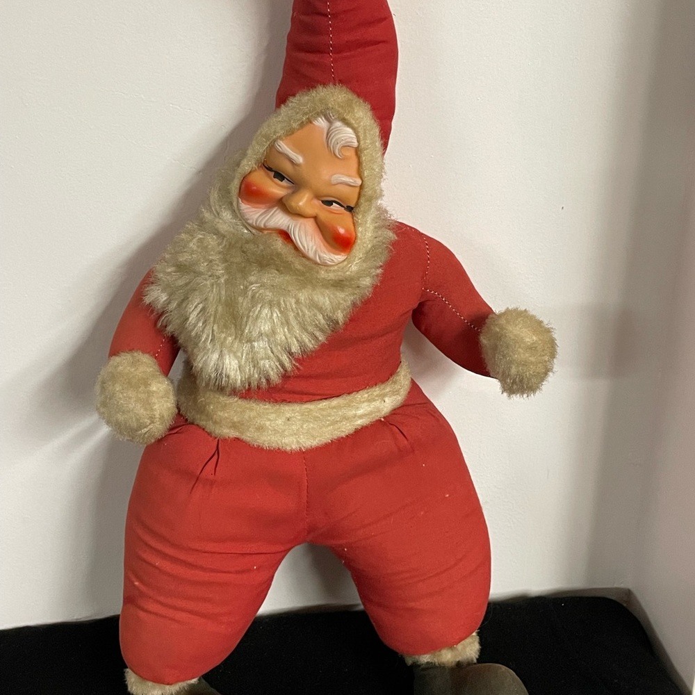 Here we have a collection of Santa Clause, I have a few here that are pre 1900.